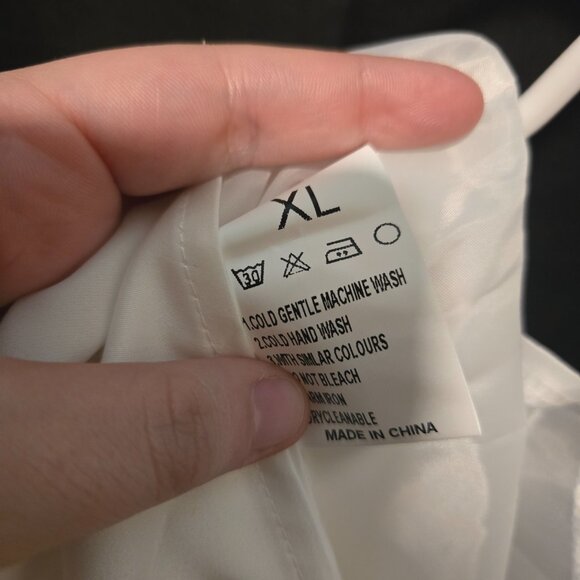 White long sleeve, satin-feel dress, size XL - Picture 6 of 6